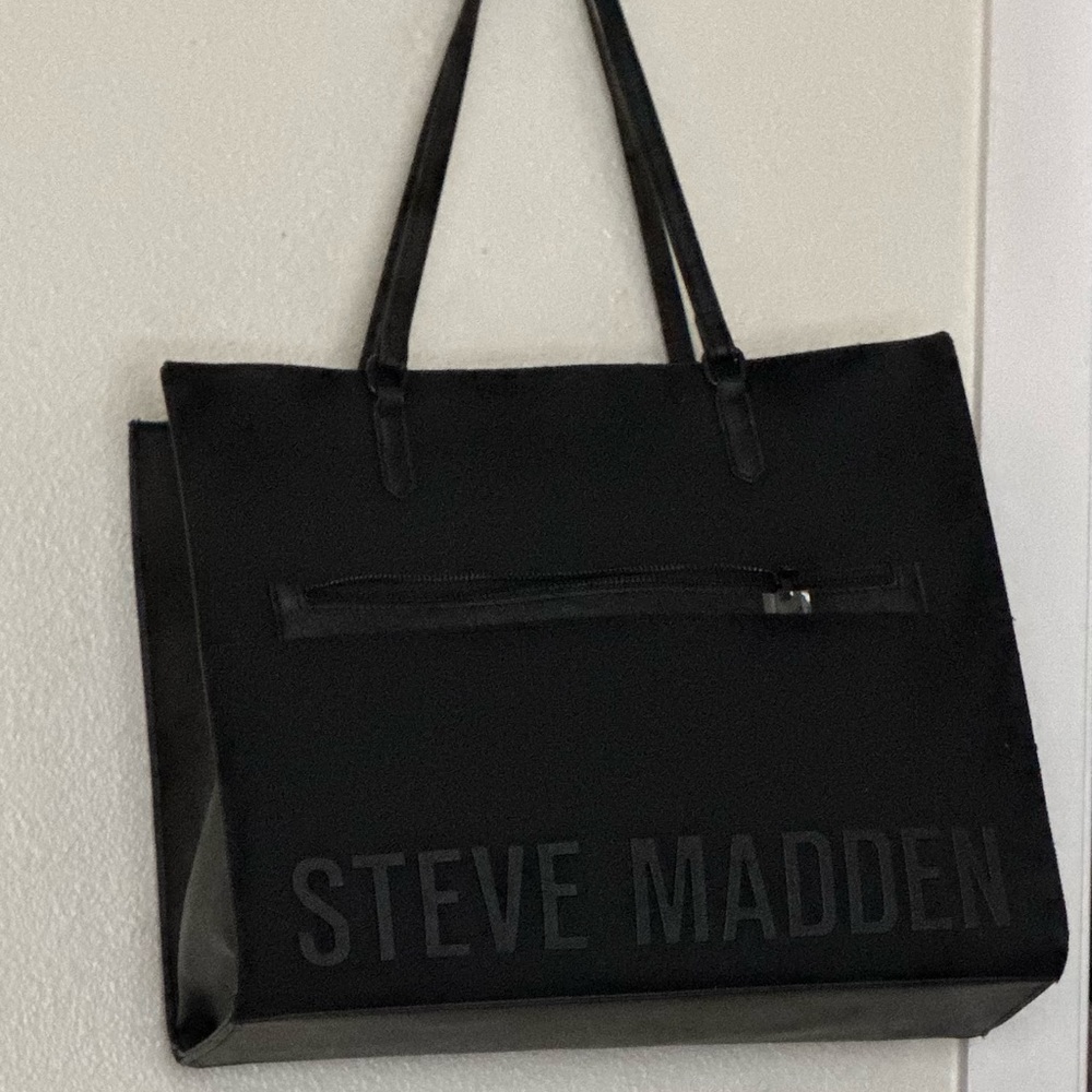 Steven madden purse used once then stored